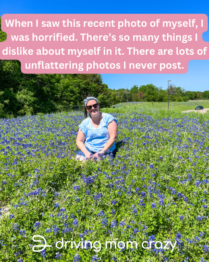 body image struggles as a mom. Mom posing in bluebonnets.