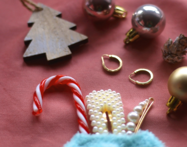 christmas accessories as stocking stuffers for women