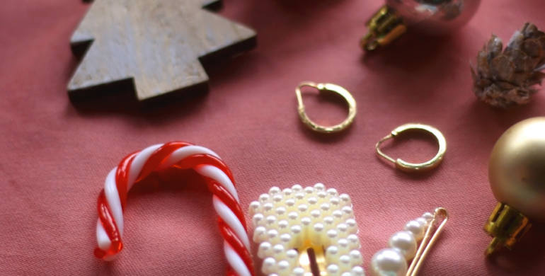 christmas accessories as stocking stuffers for women